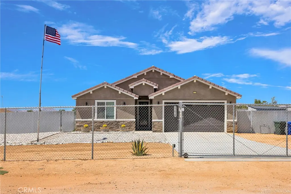 22620 Laurel, Apple Valley, CA — listing photo 1
