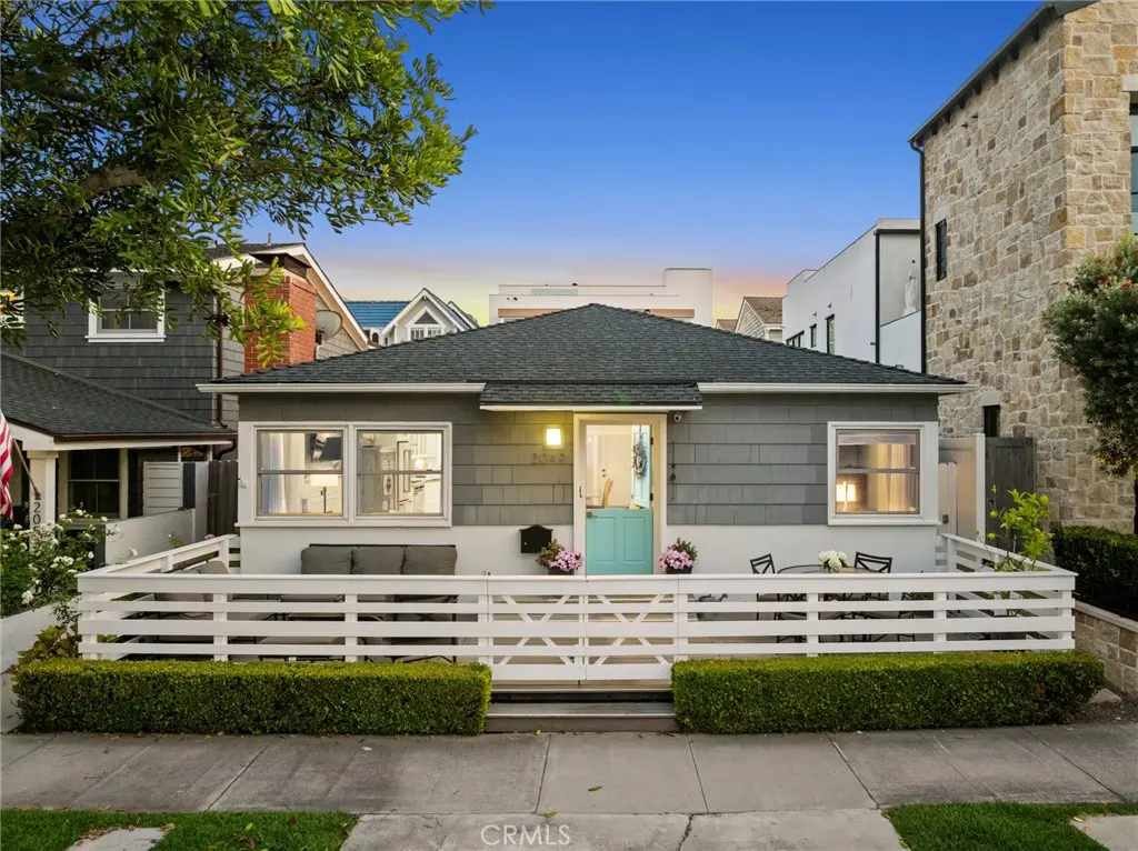 Single Family Residence for rent at 2049 E Ocean Boulevard, Newport Beach, CA featuring 2 beds and 2 baths
