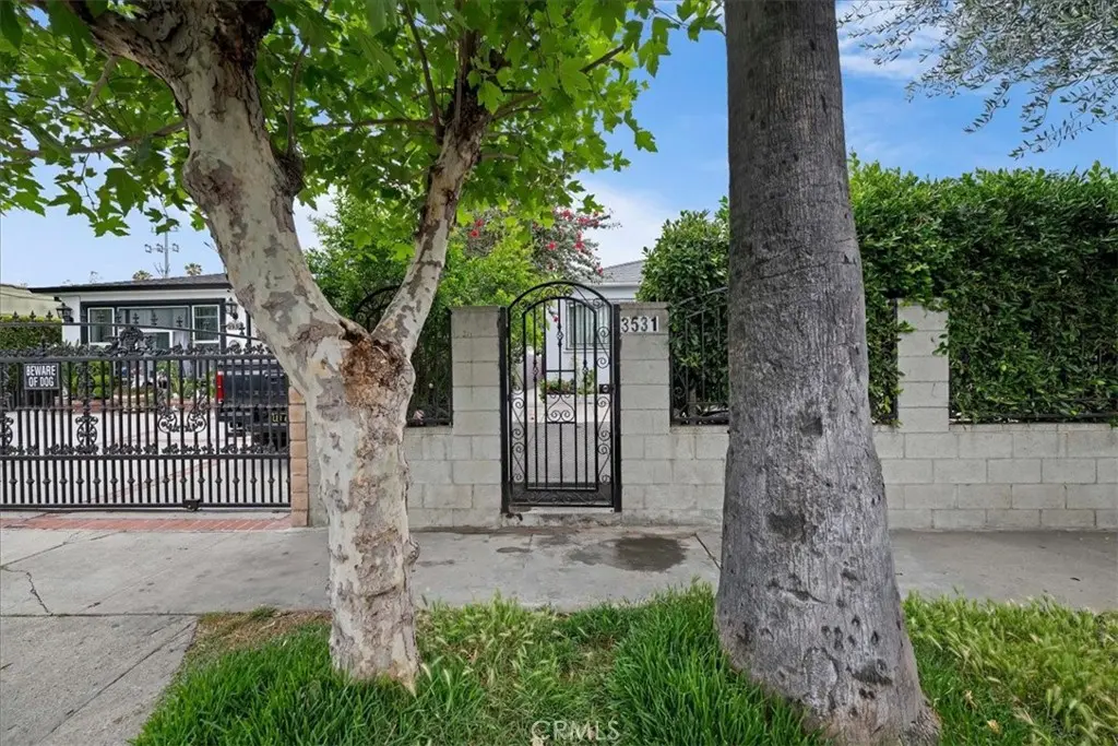 Duplex for sale at 3529 10th Avenue, Los Angeles, CA