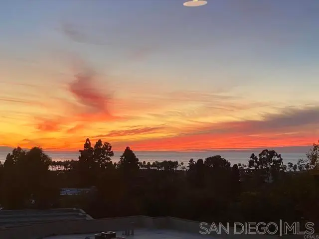 Single Family Residence for rent at 2500 Torrey Pines Rd. 402, La Jolla, CA featuring 2 beds and 2 baths