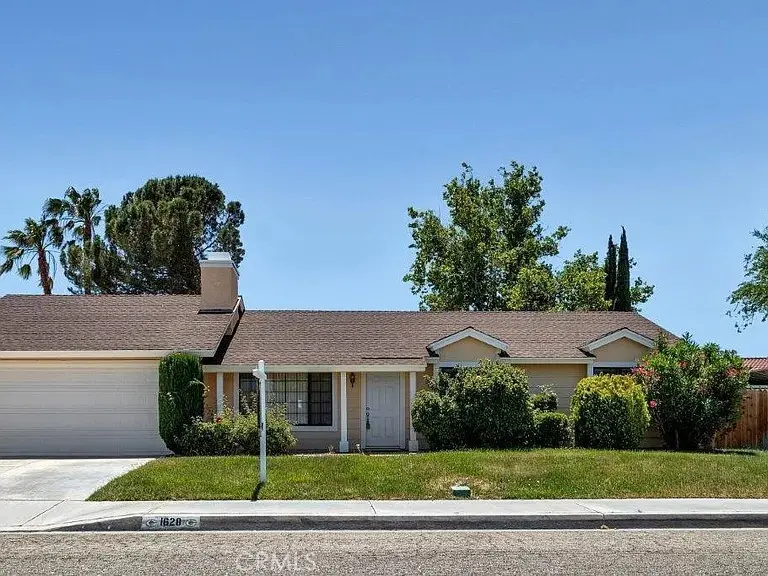 1628 W Avenue K11, Lancaster, CA — listing photo 1