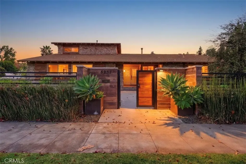 5237 Topanga Canyon, Woodland Hills, CA — listing photo 1