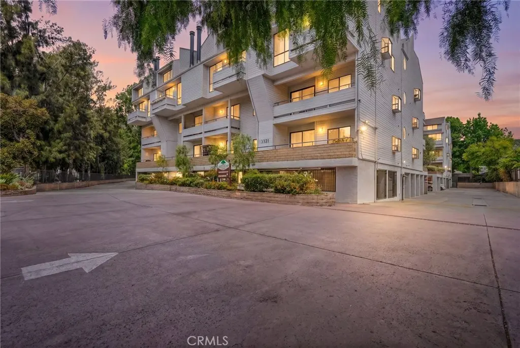 13331 Moorpark Street 216, Sherman Oaks, CA — listing photo 1