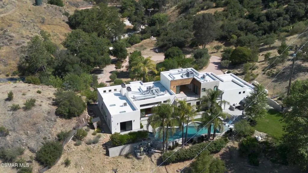 Single Family Residence for rent at , Agoura Hills, CA featuring 4 beds and 6 baths