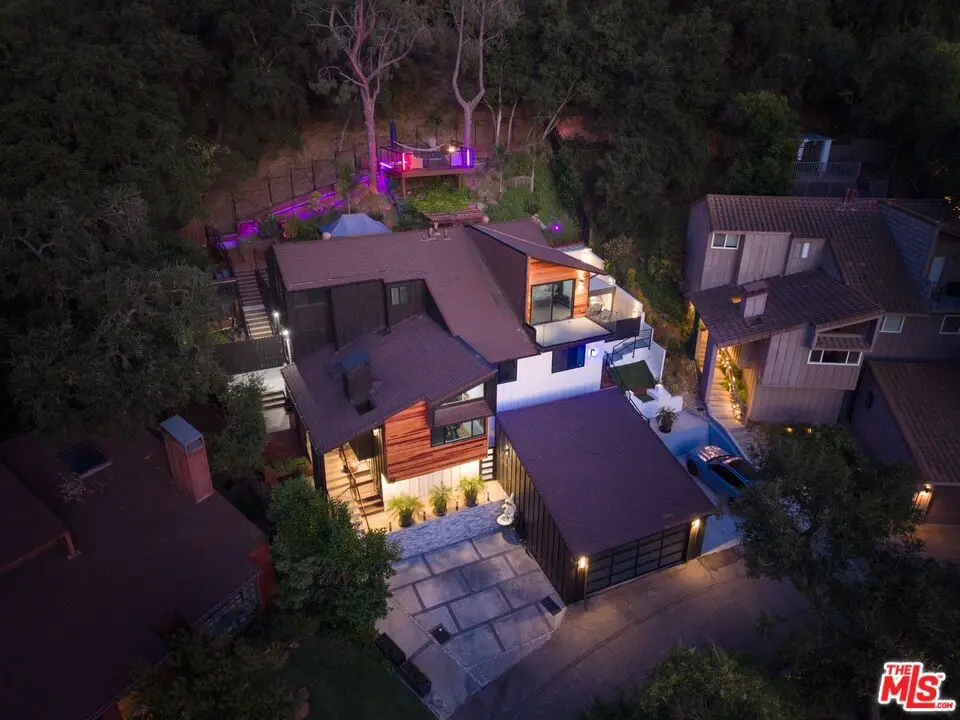Single Family Residence for sale at 4118 Oak Hollow Road, Calabasas, CA featuring 3 beds and 3 baths