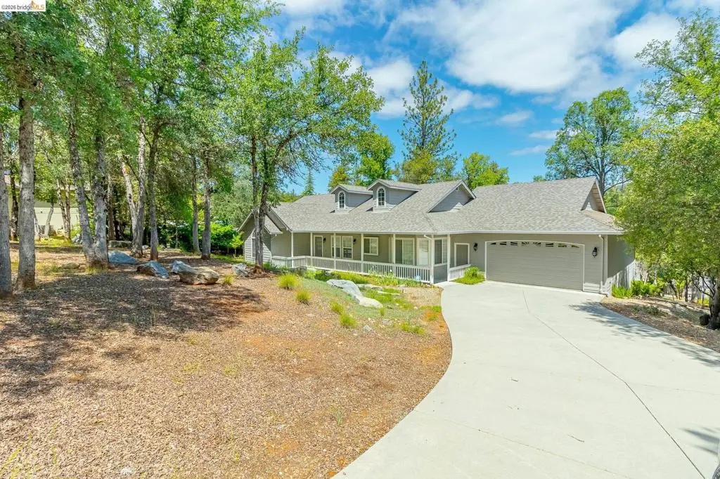 Single Family Residence for sale at 20920 Christopher Circle, Sonora, CA featuring 3 beds and 3 baths