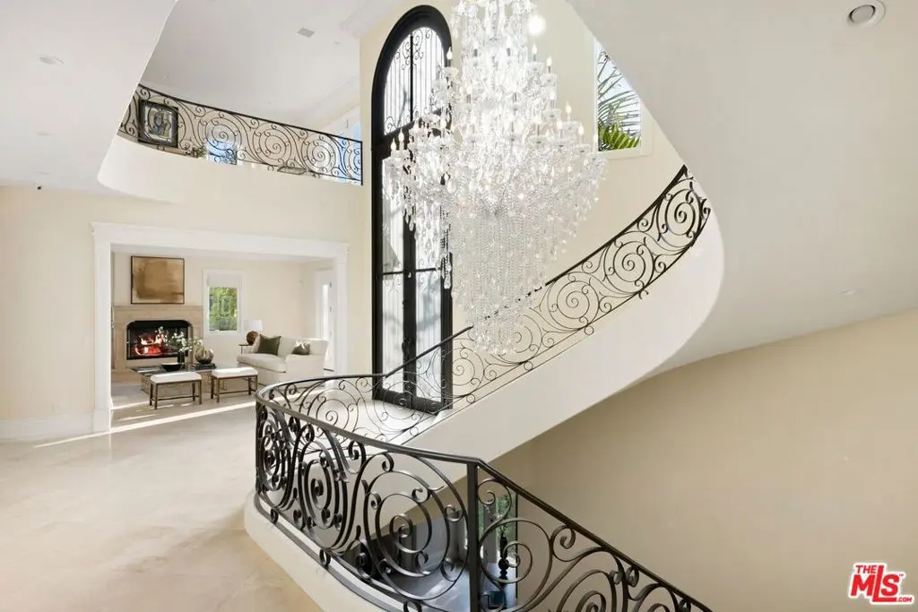Single Family Residence for rent at 1350 Benedict Canyon Drive, Beverly Hills, CA featuring 6 beds and 10 baths