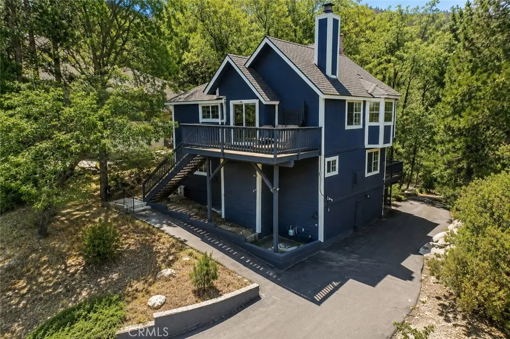 28833 Manitoba Drive, Lake Arrowhead, CA — listing photo 1