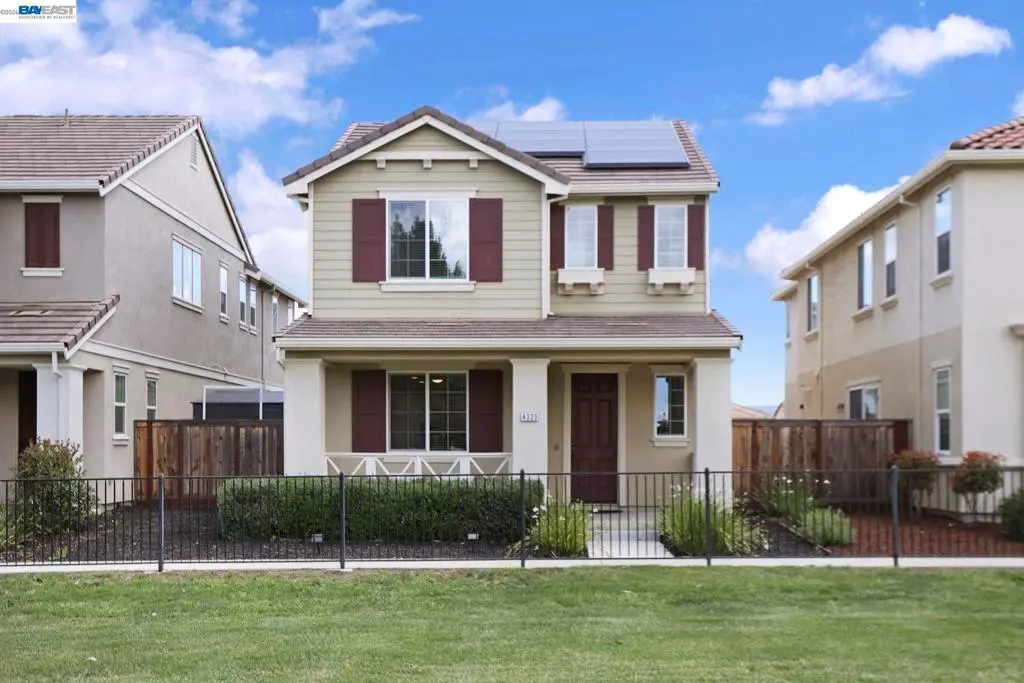 Single Family Residence for sale at 4323 Lennox Ln, Tracy, CA featuring 3 beds and 3 baths