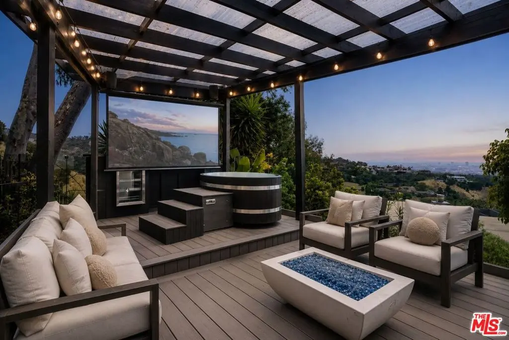 Residential Lease for rent at 1438 Davies Drive, Beverly Hills, Los Angeles County, CA featuring 3 beds and 3 baths