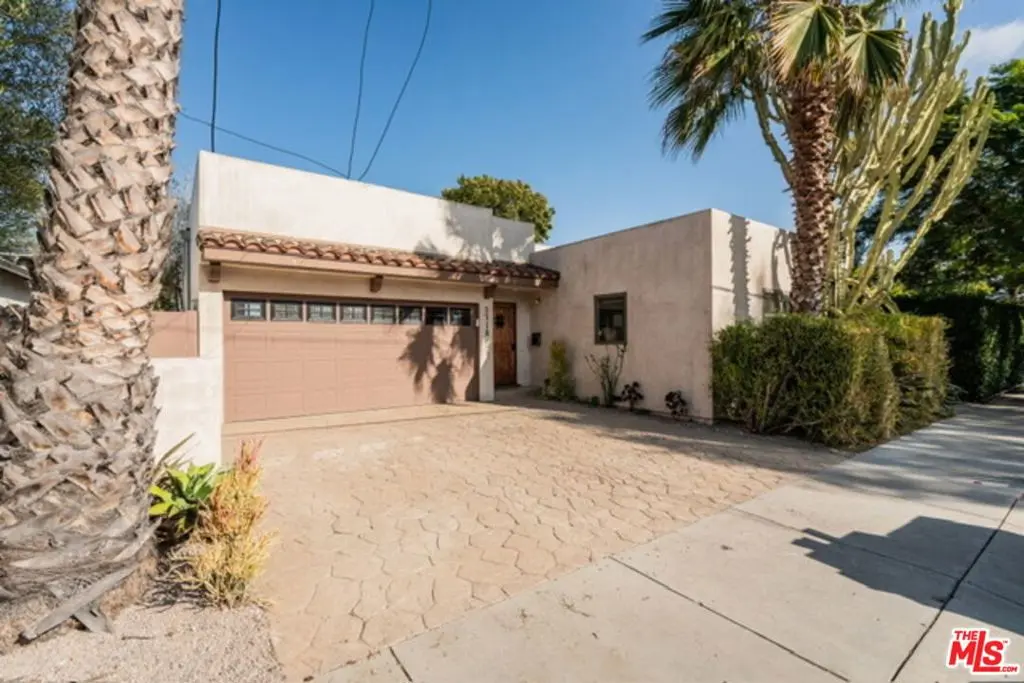 Residential Lease for rent at 3718 S Barrington Avenue, Los Angeles, Los Angeles County, CA featuring 8 beds and 5 baths