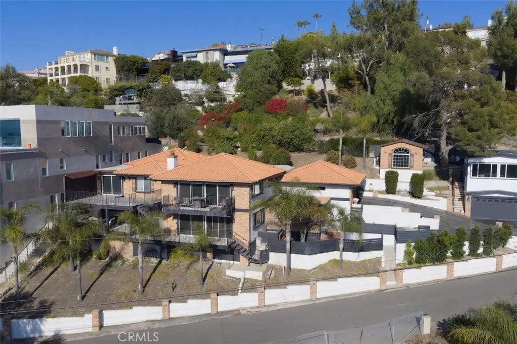 Single Family Residence for sale at 12265 Circula Panorama, Santa Ana, CA featuring 6 beds and 3 baths