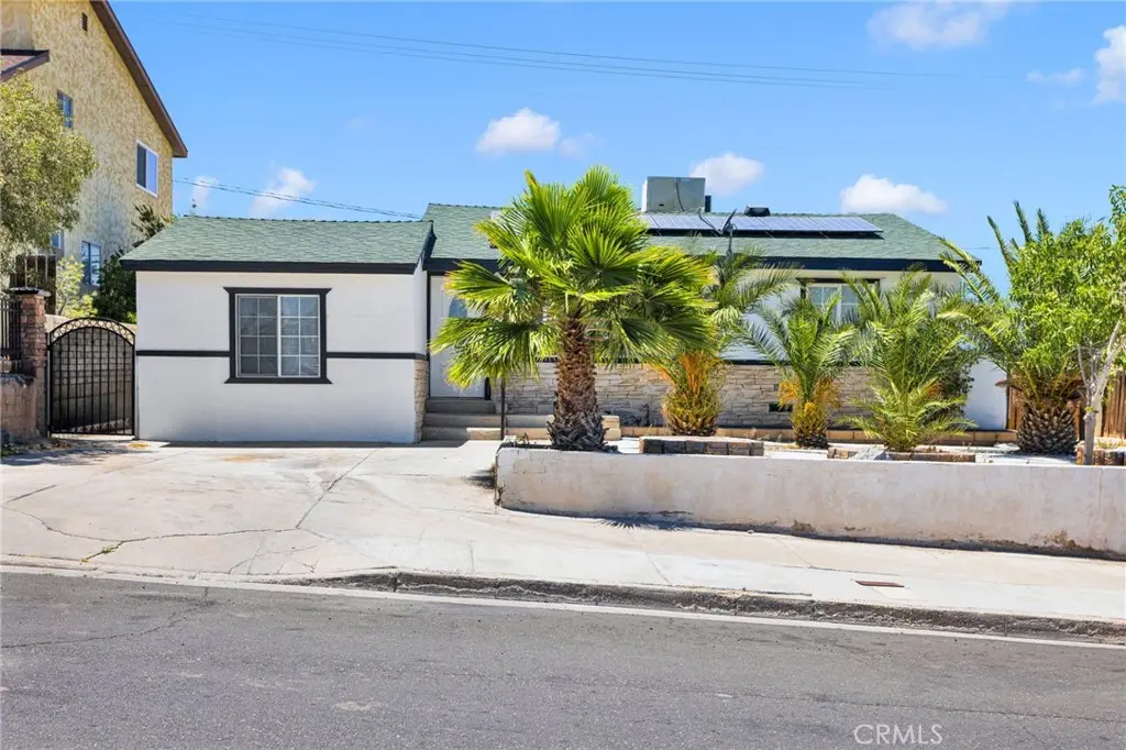440 Lillian, Barstow, CA — listing photo 1
