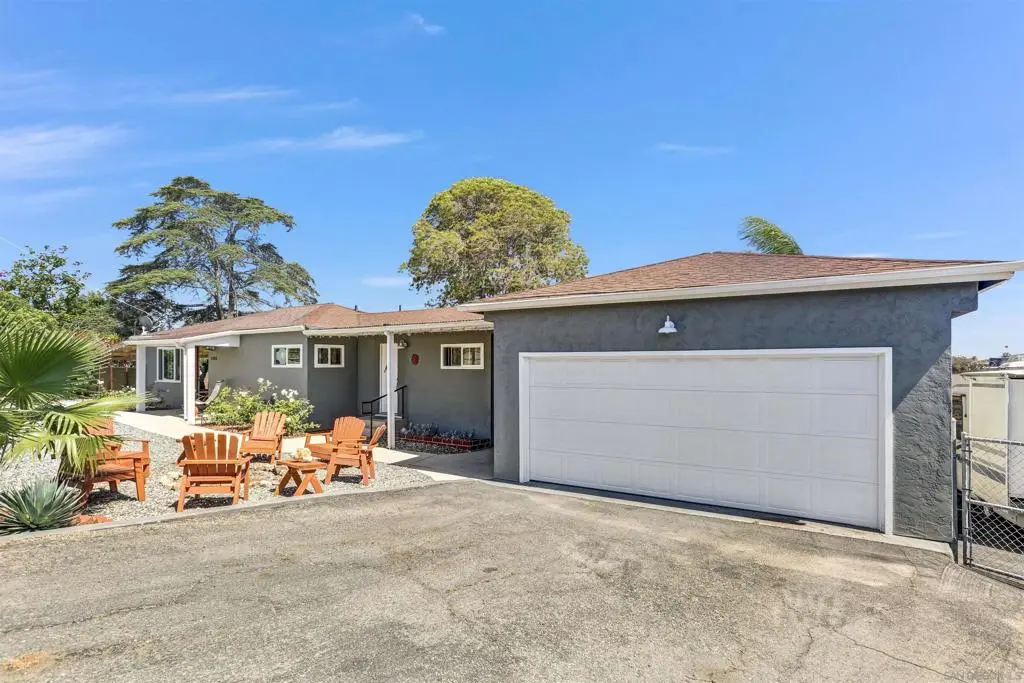 1305 Bakersfield, Lemon Grove, CA — listing photo 1