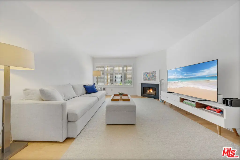 Condominium for sale at 2141 S Bentley Avenue 107, Los Angeles, CA featuring 1 bed and 1 bath