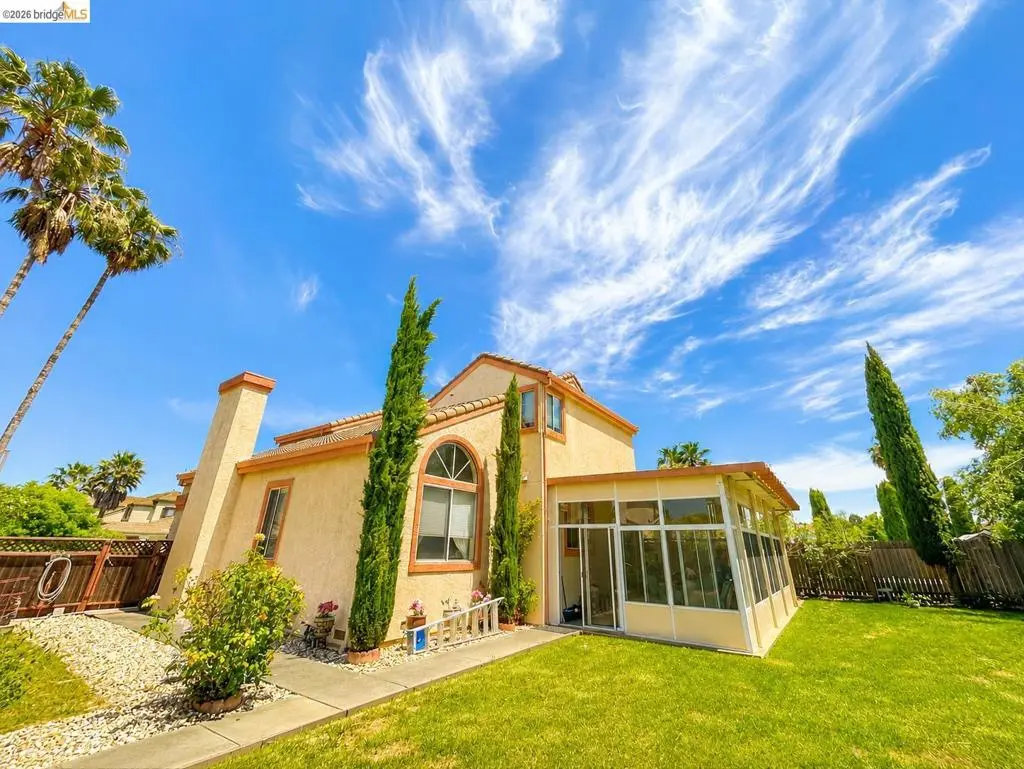 Single Family Residence for sale at 1039 Fennie Ct, Suisun City, CA featuring 4 beds and 3 baths