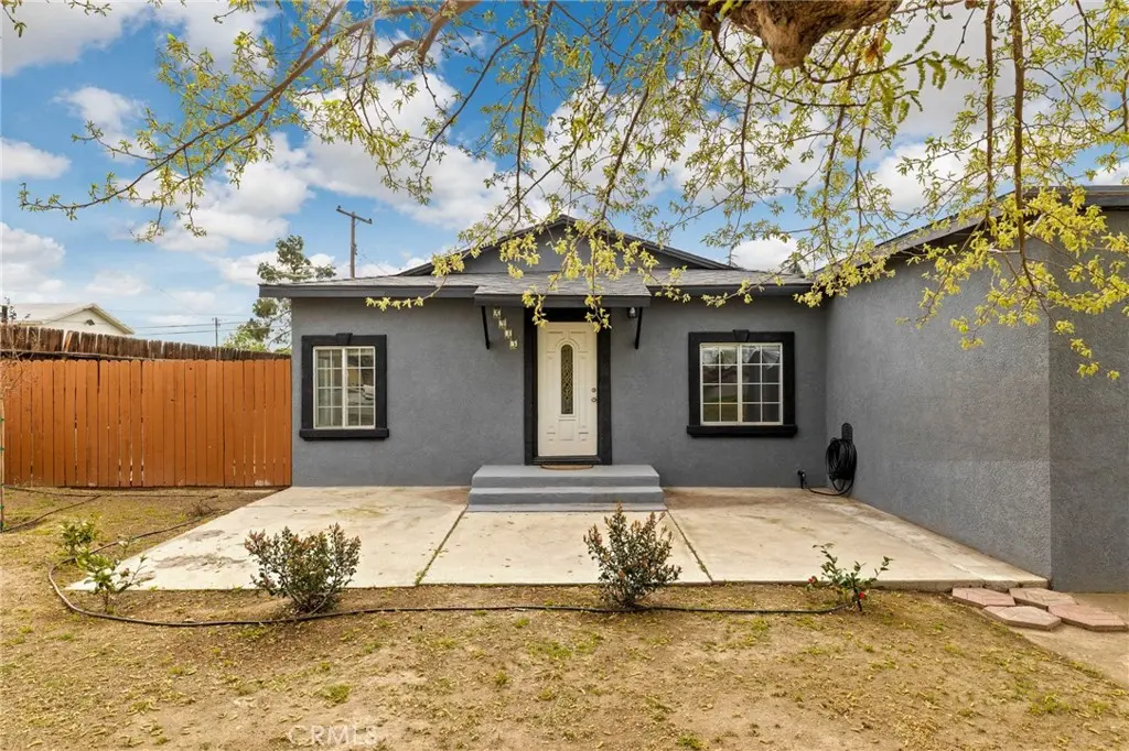 2935 Shelly, Bakersfield, CA — listing photo 1