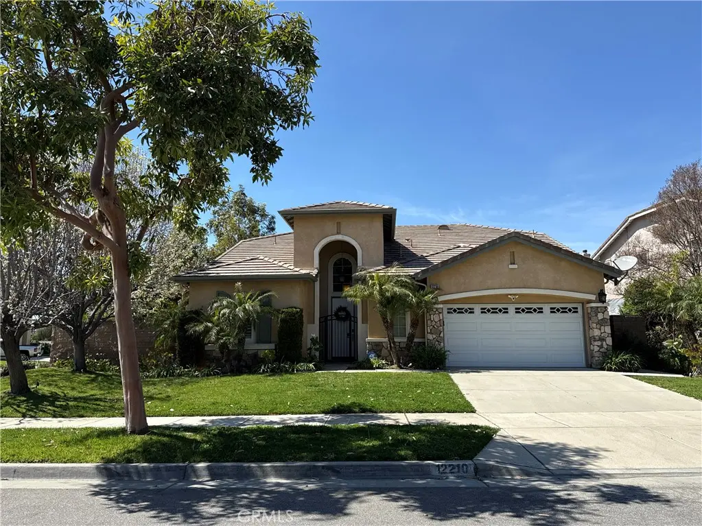 Single Family Residence for rent at 12210 Vista Court, Chino, CA featuring 3 beds and 2 baths