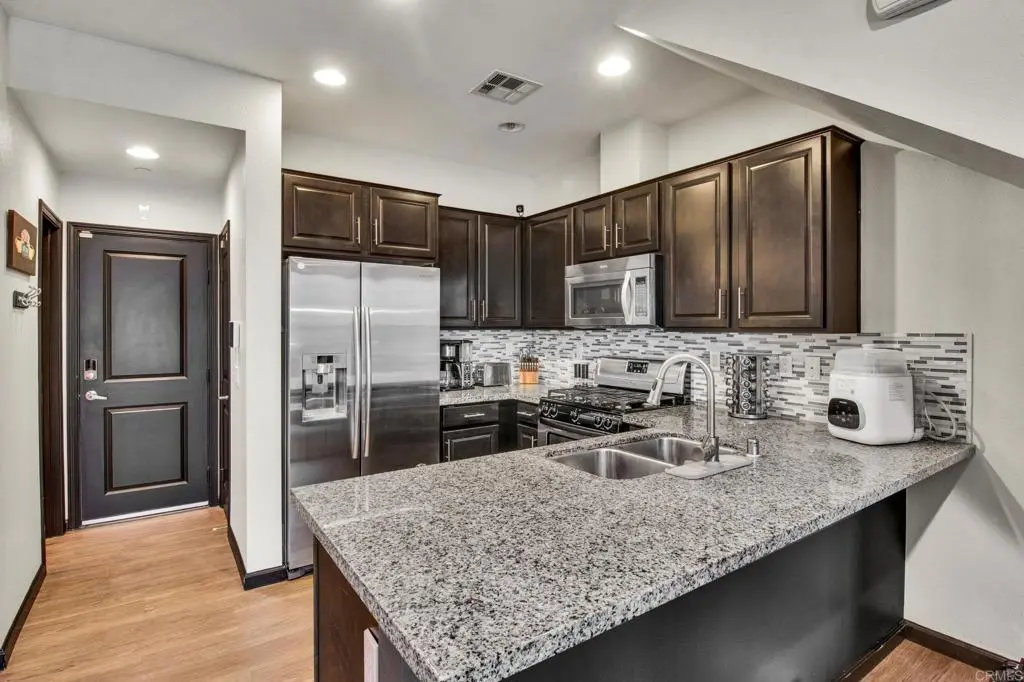 Townhouse for sale at 1397 Caminito Veranza 1, Chula Vista, CA featuring 3 beds and 3 baths