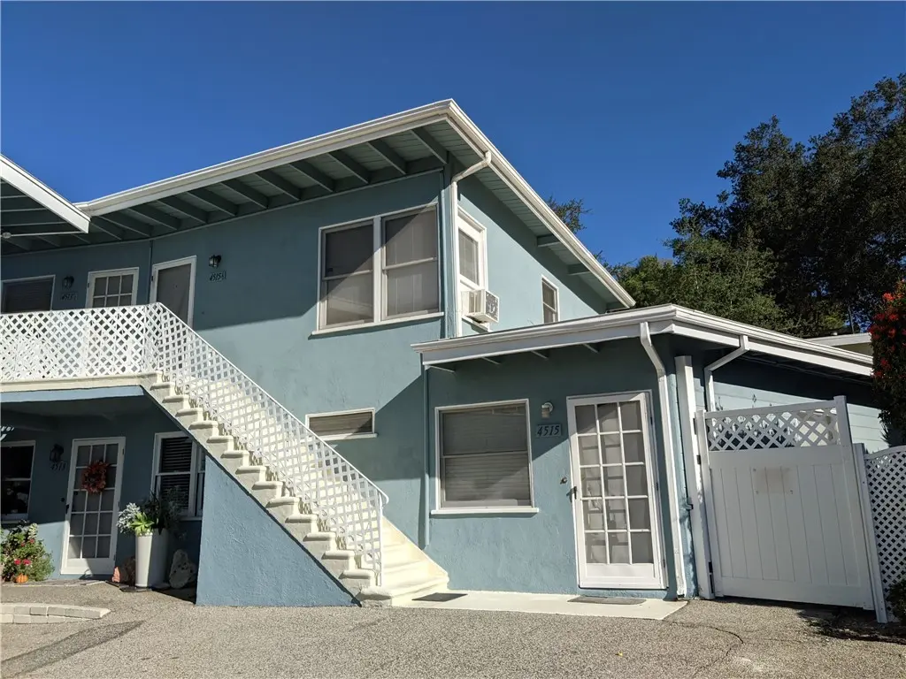Residential Lease for rent at 4515 Castle Lane, La Canada Flintridge, Los Angeles County, CA featuring 2 beds and 1 bath