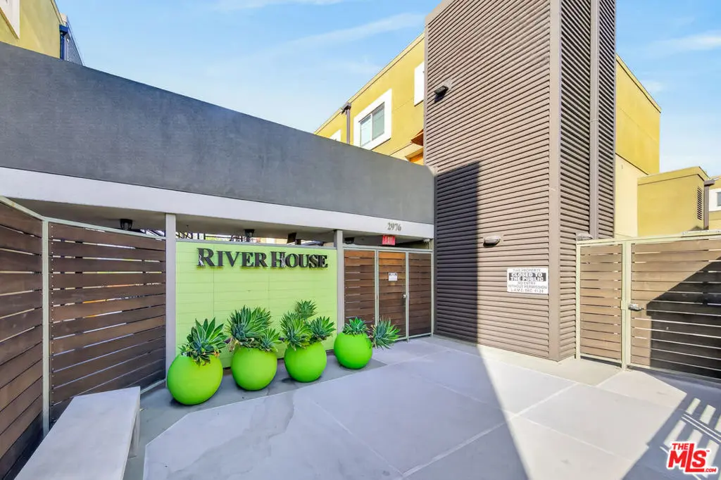 Condominium for sale at 2980 Ripple Place 206, Los Angeles, CA featuring 3 beds and 3 baths