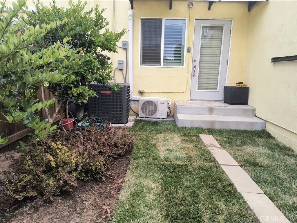 20619 Cohasset, Winnetka, CA — listing photo 1