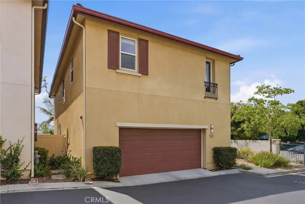 12001 Jackson Square Court, Hawthorne, CA — listing photo 1