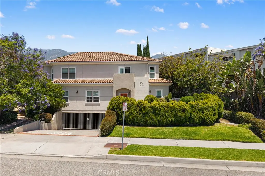 2743 Montrose Avenue 110, Montrose, CA — listing photo 1
