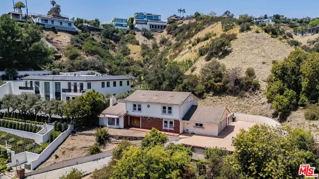 Residential Lease for rent at 1181 Somera Road, Los Angeles, Los Angeles County, CA featuring 4 beds and 4 baths