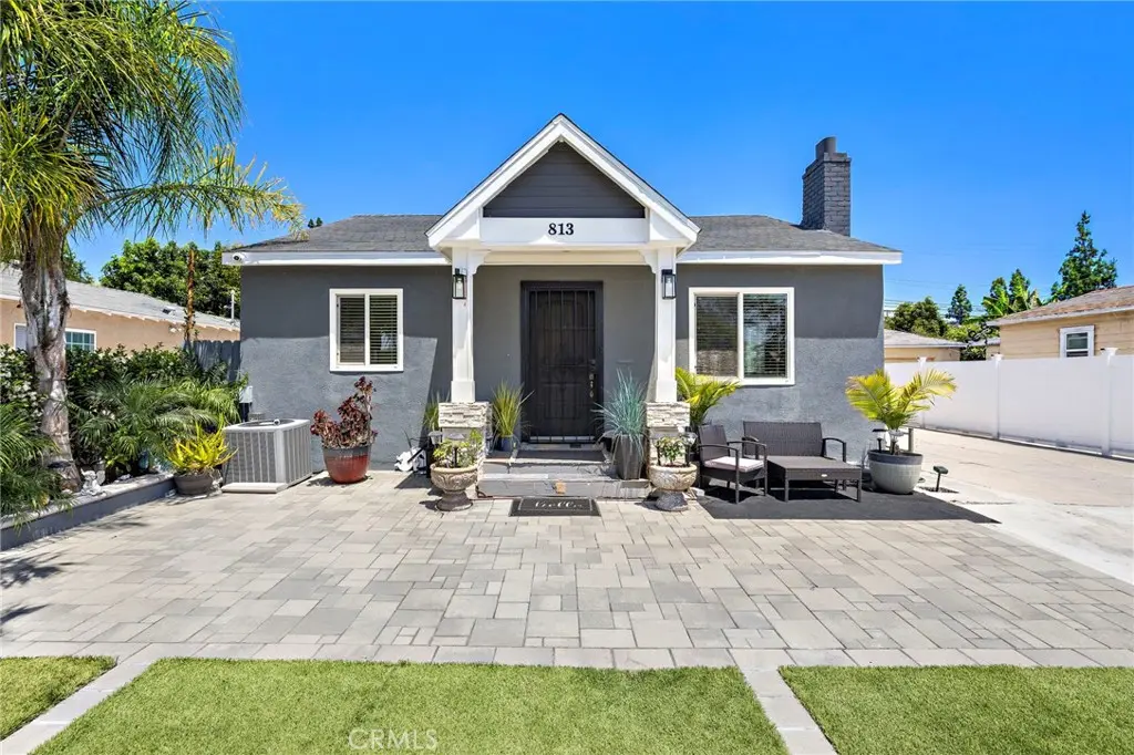 Single Family Residence for sale at 813 E Chestnut, Santa Ana, CA featuring 4 beds and 3 baths
