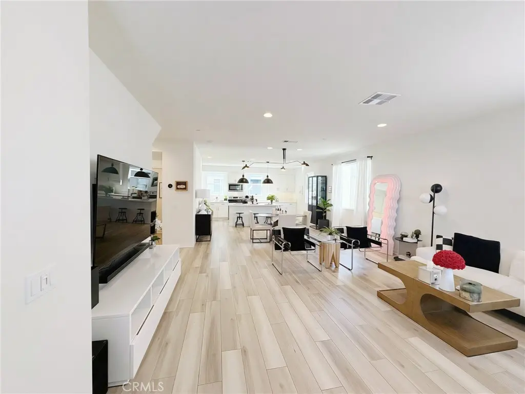 254 N Standard Avenue, Santa Ana, CA — listing photo 1