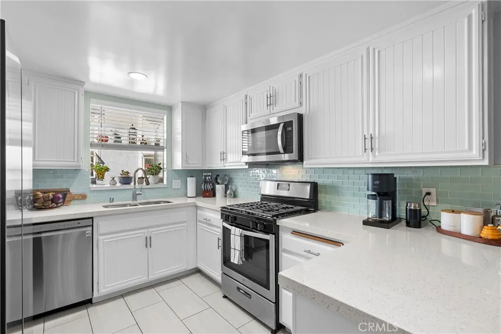 26926 Flo Lane 419, Canyon Country, CA — listing photo 1