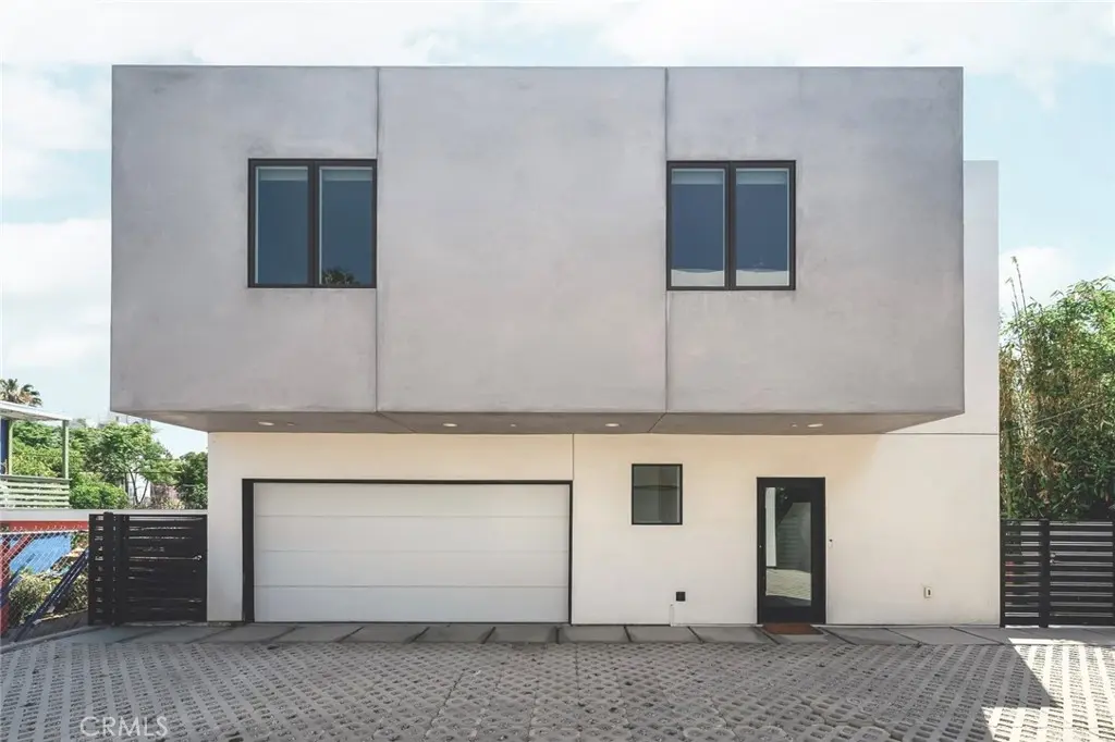 Single Family Residence for sale at 542 N Commonwealth, Los Angeles, CA featuring 3 beds and 3 baths