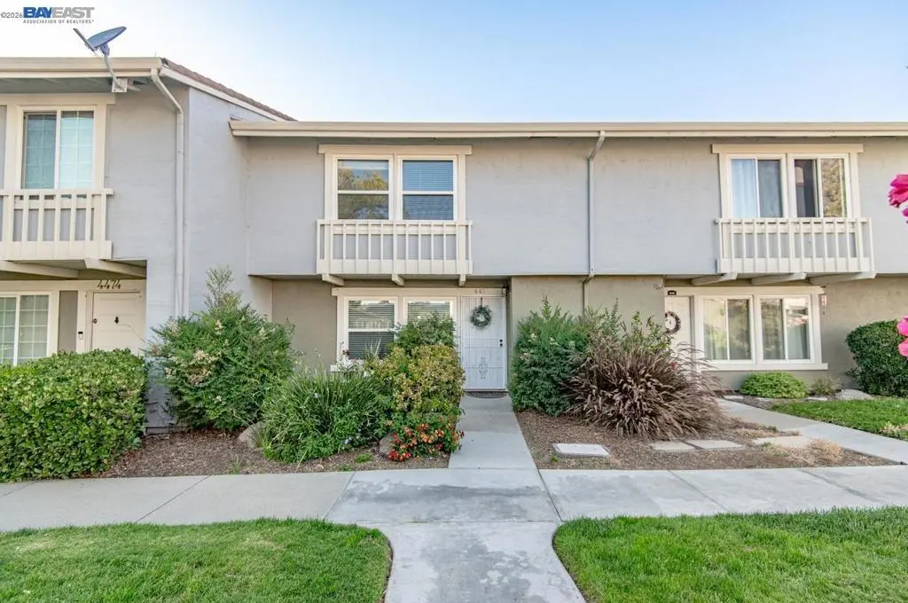 Townhouse for sale at 4458 Yuma Ct, Pleasanton, CA featuring 3 beds and 2 baths