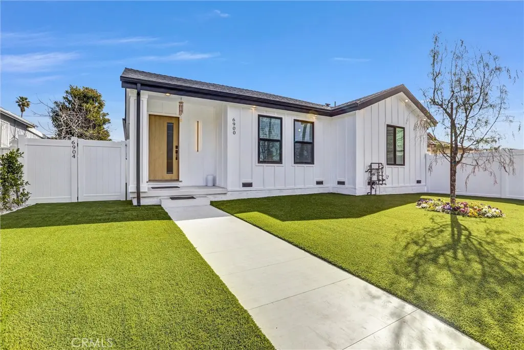 6900 Corbin Avenue, Reseda, CA — listing photo 1
