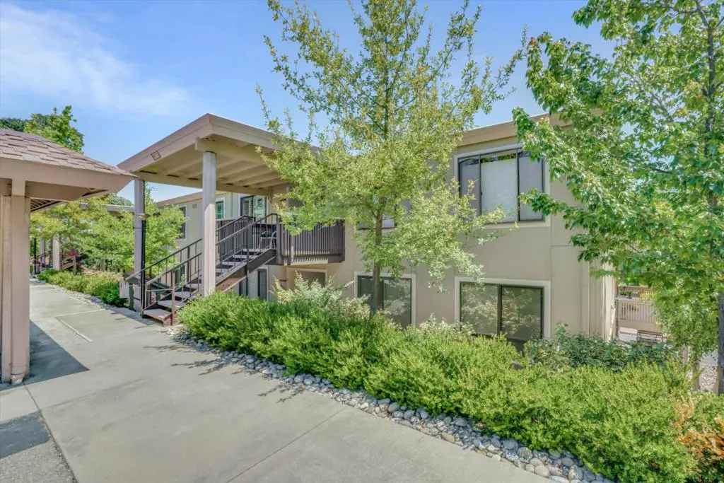 Condominium for sale at 1388 Rockledge Lane 5, Walnut Creek, CA featuring 2 beds and 1 bath