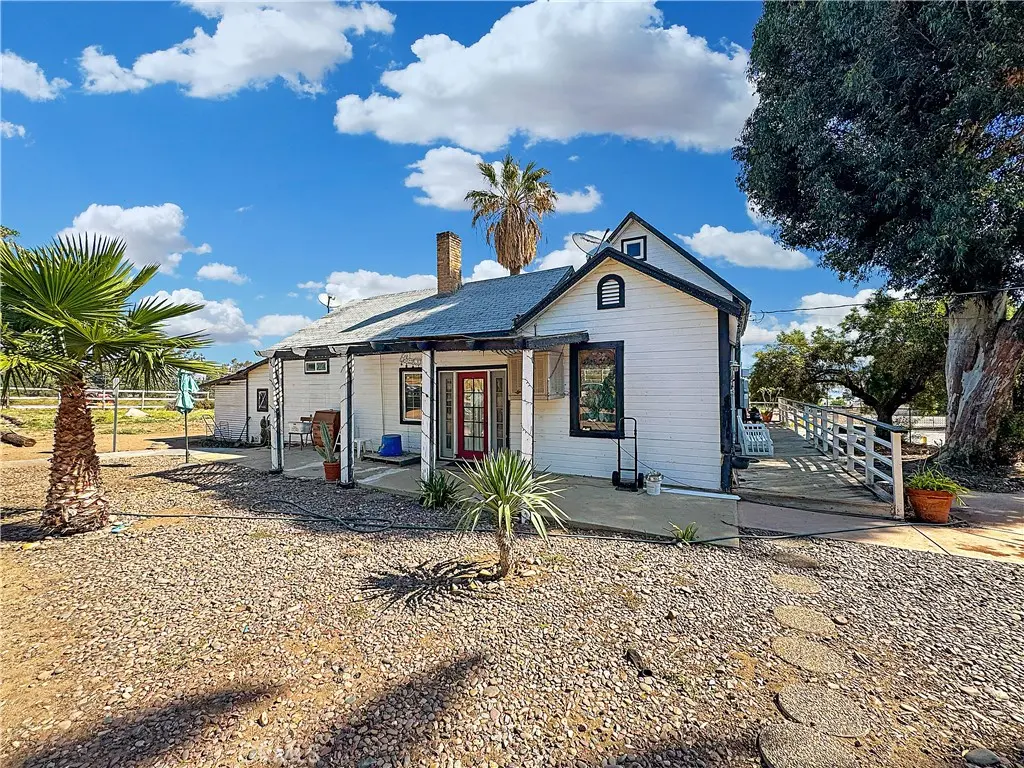 Single Family Residence for sale at 33040 Maiden, Lake Elsinore, CA featuring 3 beds and 3 baths