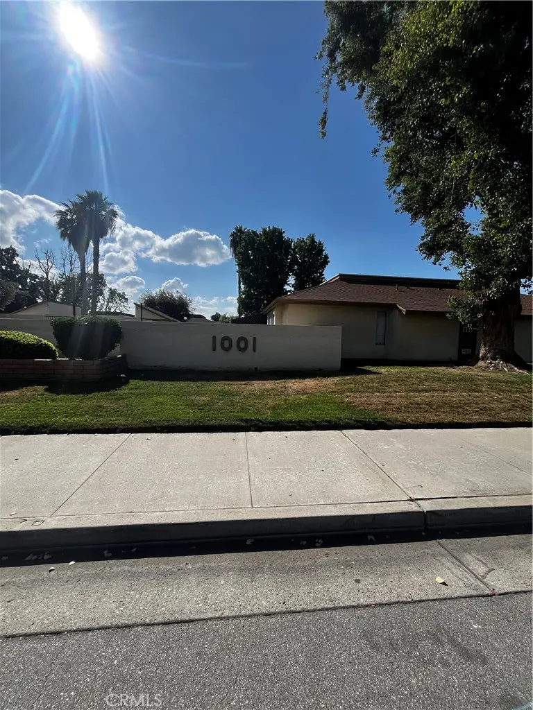 Condominium for sale at 1001 McDonald, Bakersfield, CA featuring 2 beds and 1 bath