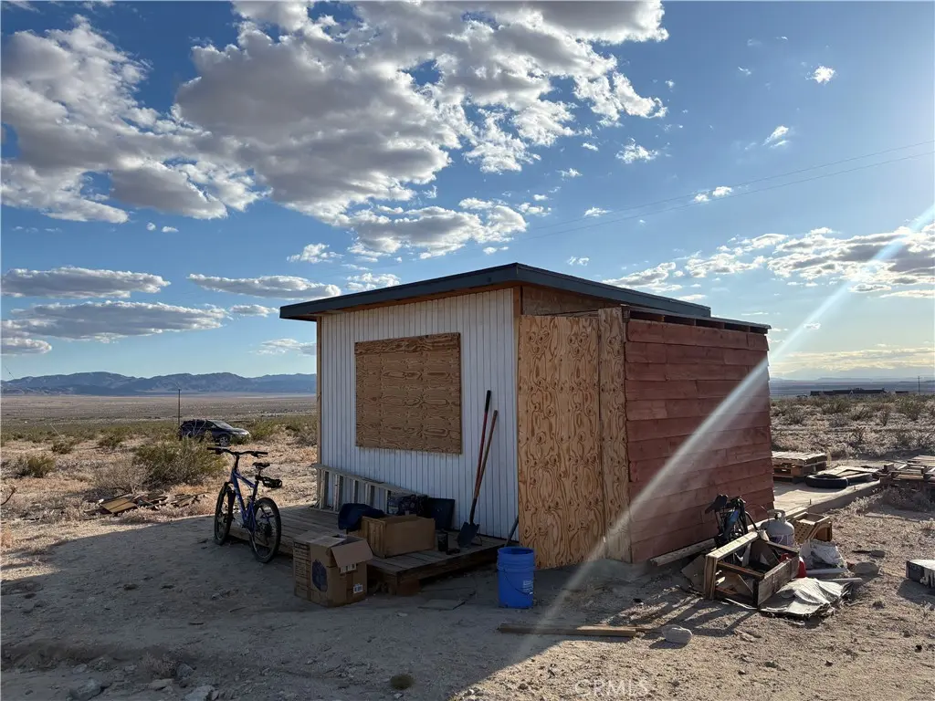 101 Calle De Oro, 29 Palms, CA — listing photo 1