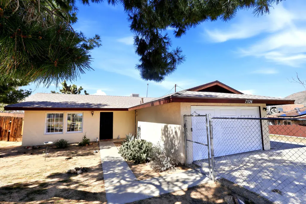 7526 Apache Trail, Yucca Valley, CA — listing photo 1