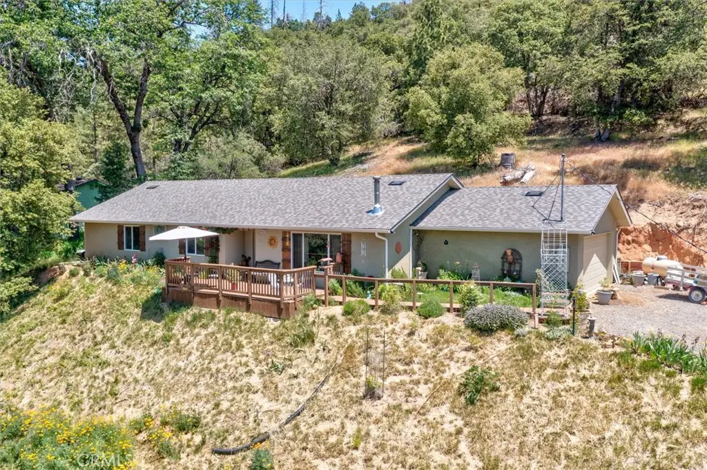 43263 E Sugar Pine Dr, Oakhurst, CA — listing photo 1