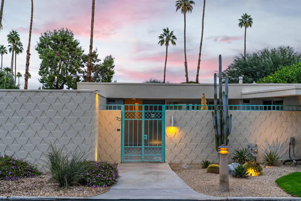 Residential Lease for rent at 70 Lakeview Drive, Palm Springs, Riverside County, CA featuring 2 beds and 2 baths
