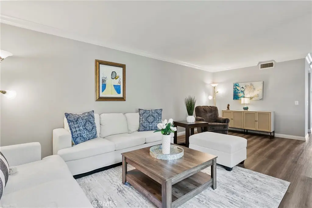 Single Family Residence for rent at 5 Rockwood, Irvine, CA featuring 3 beds and 3 baths