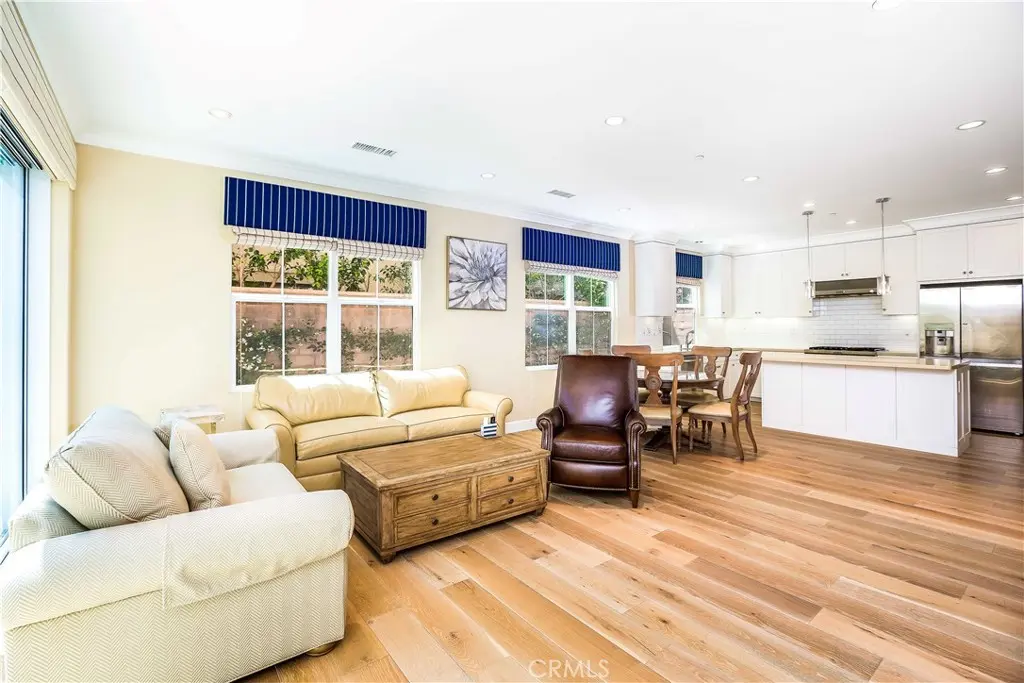 Townhouse for rent at 132 Stallion, Irvine, CA featuring 3 beds and 3 baths