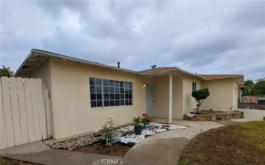 357 W WOODCREST ST., Rialto, CA — listing photo 1