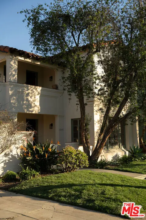 Residential Lease for rent at 1208 S La Jolla Avenue, Los Angeles, Los Angeles County, CA featuring 3 beds and 4 baths