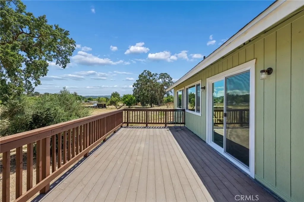 335 Phillips, Templeton, CA — listing photo 1