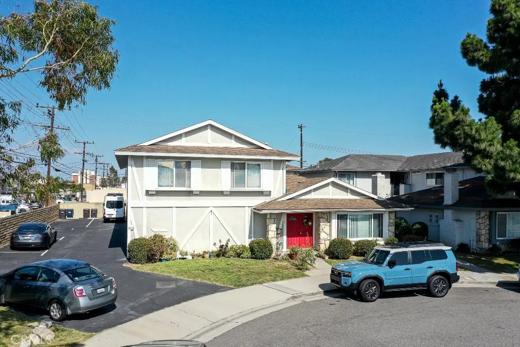 17882 Baron Circle, Huntington Beach, CA — listing photo 1