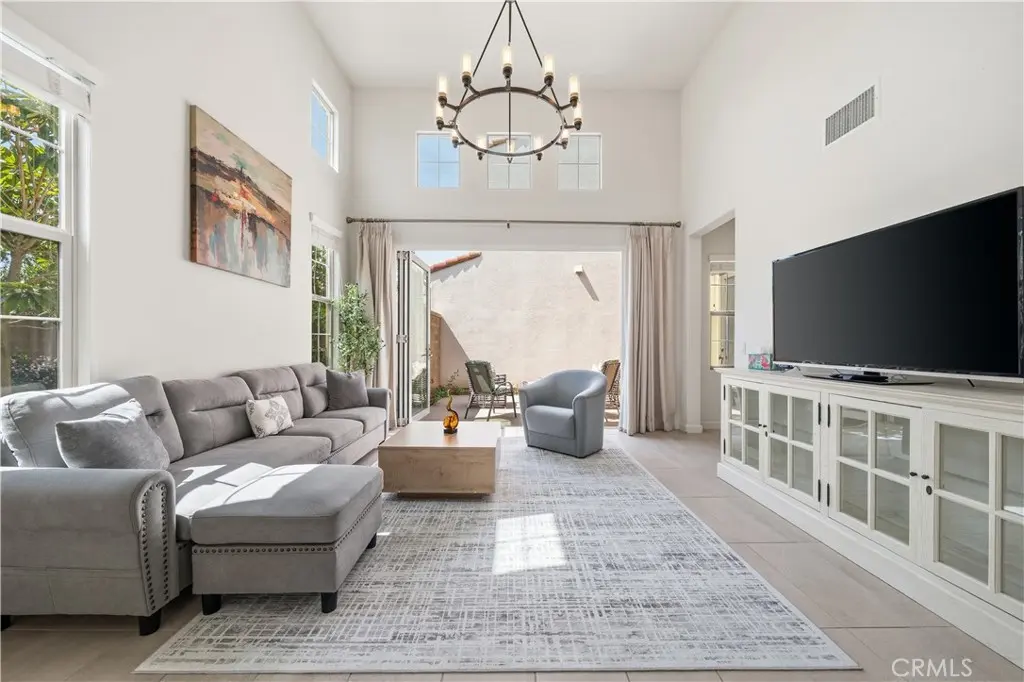Single Family Residence for rent at 197 Augustine, Irvine, CA featuring 4 beds and 4 baths