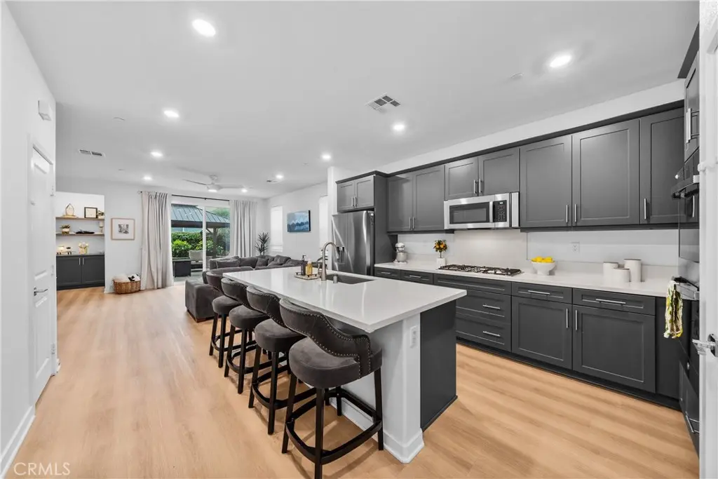 2561 E Wren Way, Ontario, CA — listing photo 1